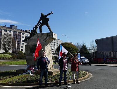 17-03-10-DiaClaseObreiraGalega-Ofrenda-Ferrol-00.jpg